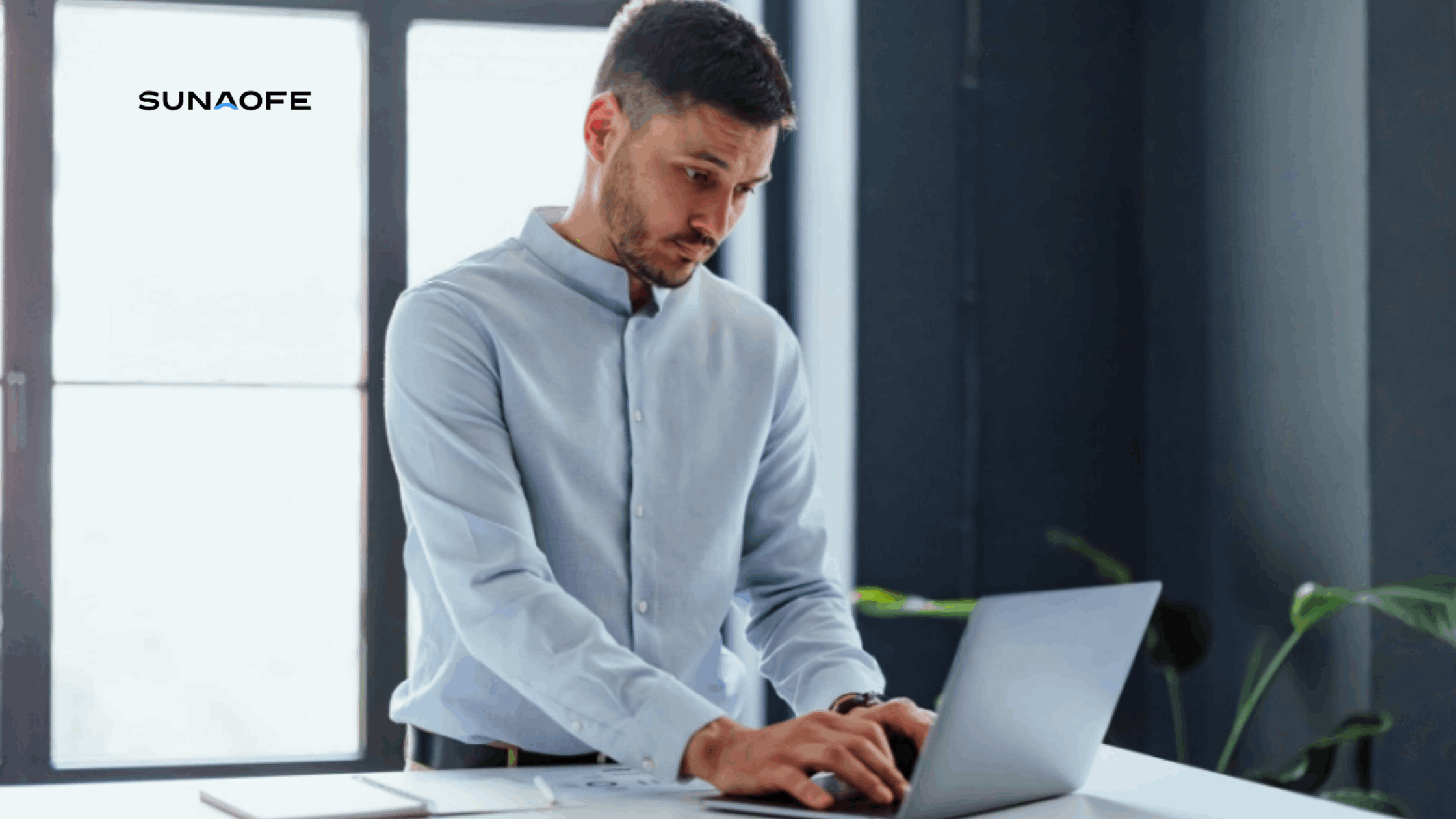 A White Sit-Stand Desk Is the Best Option for Those Who Prefer a Simplified Design - Sunaofe