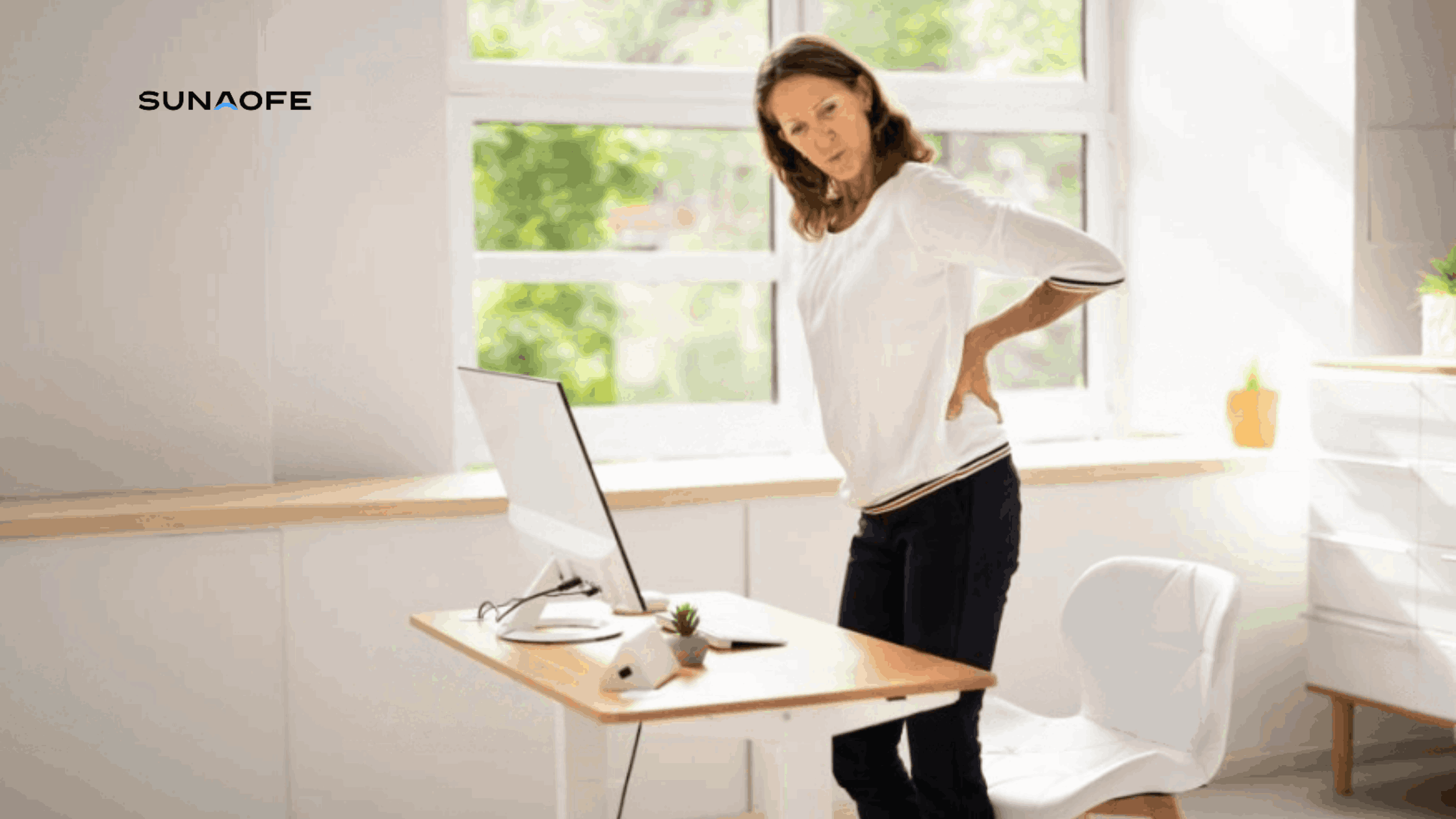 Standing desks for office workers who spend a lot of time sitting - Sunaofe