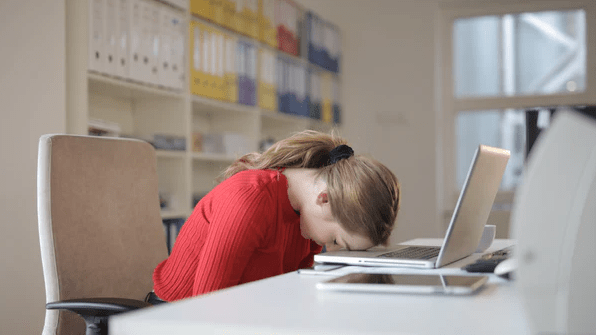 The Best Positions For Working, Studying, And Sleeping: Sitting Up in a Chair - Sunaofe