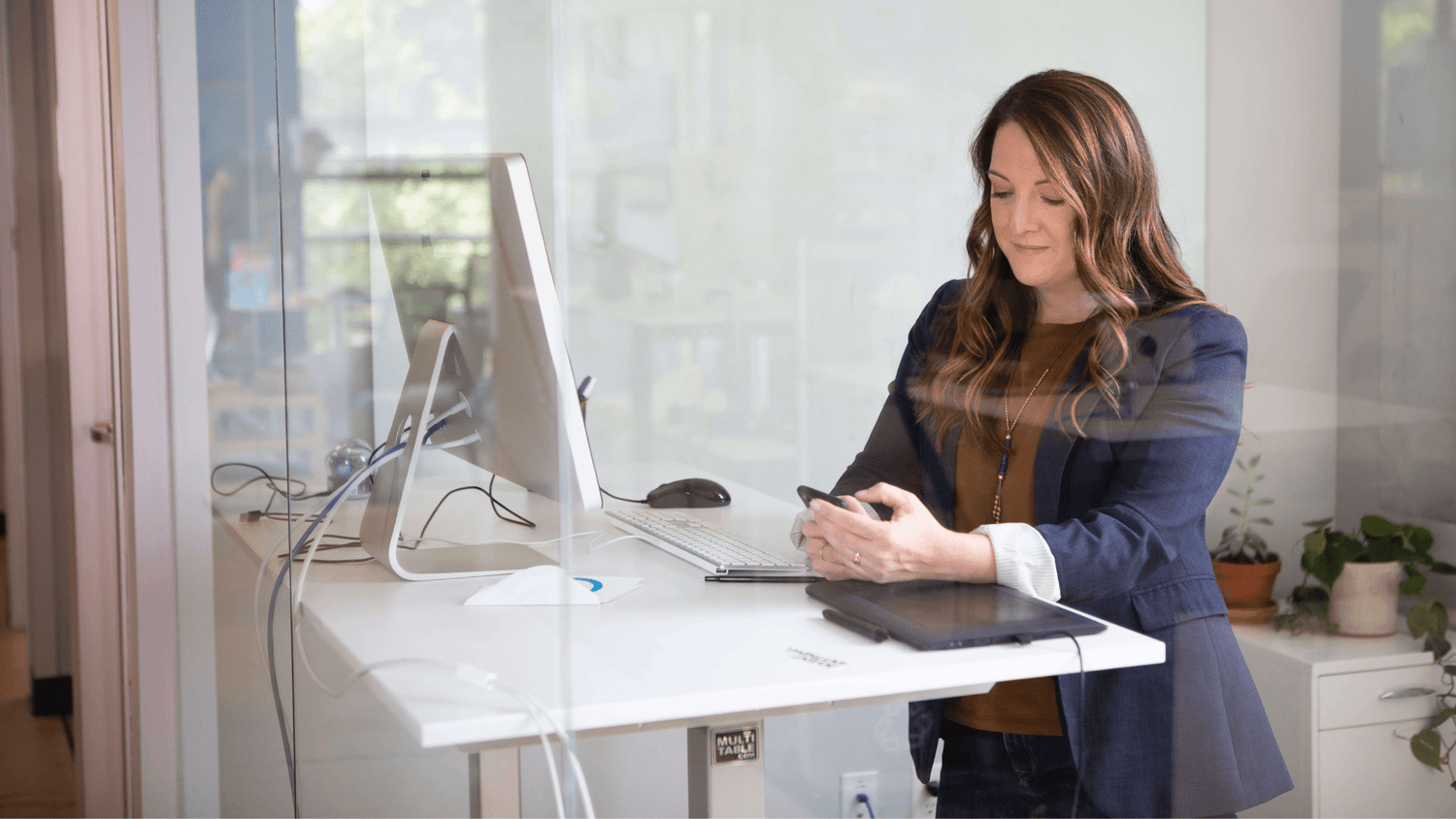 The Best Ways To Keep Your Feet Happy During Standing Desk Time - Sunaofe