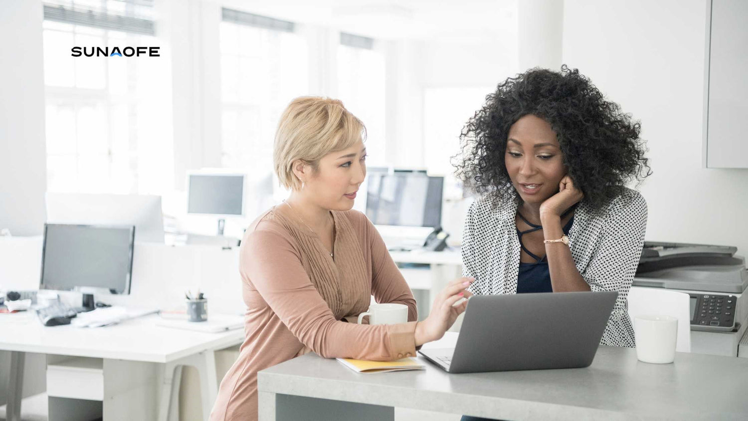 Stand Up for Your Health: How to Decide Between a Standing Desk and Converter - Sunaofe