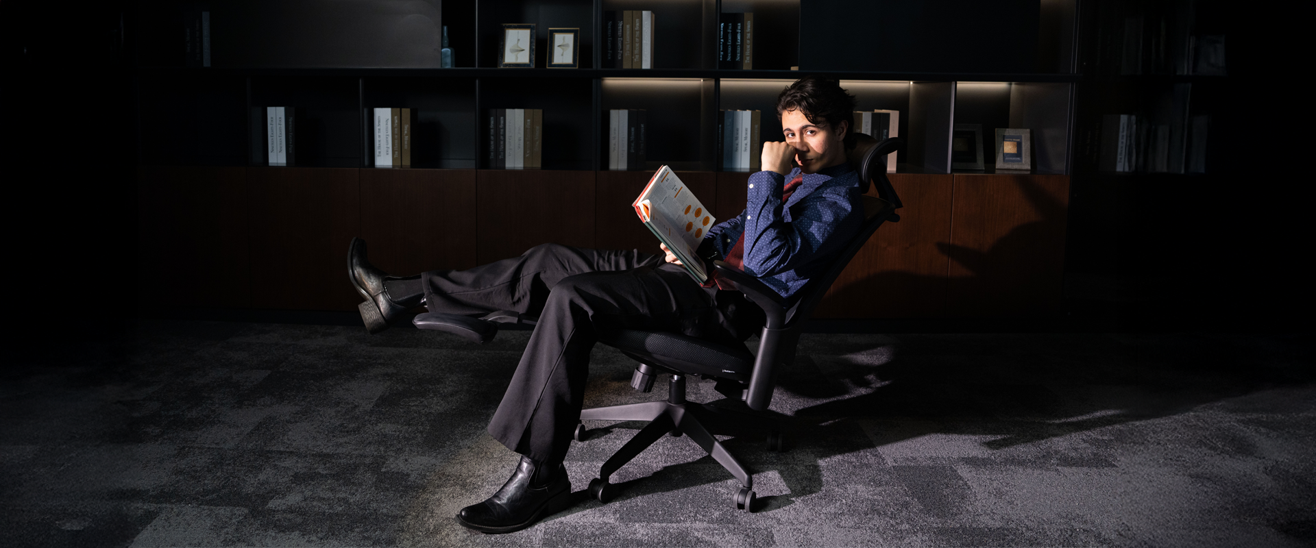 <h1>Sit like a Boss.</h1>